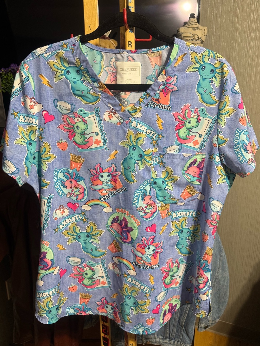 Cherokee Medical Uniforms "Axolotl" Print V-Neck Scrub Top L